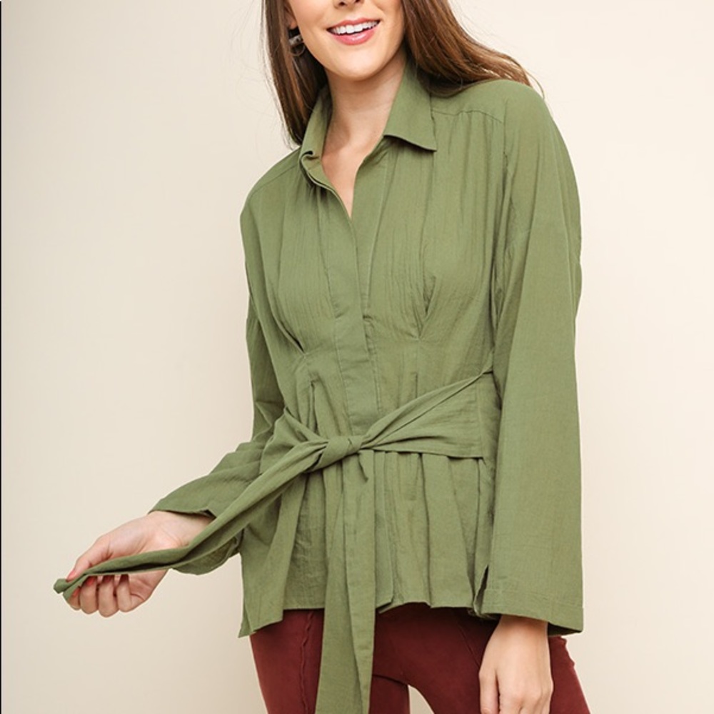 Umgee long sleeve collared top with waist tie NWT